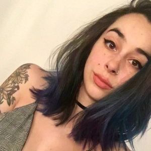 Meet your Posher, Lea